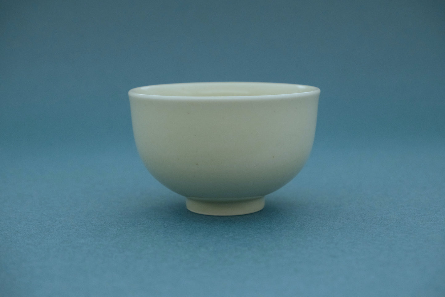 Azmaya Hasami ware kumidashi teacup made at the Shiratake kiln in Nagasaki