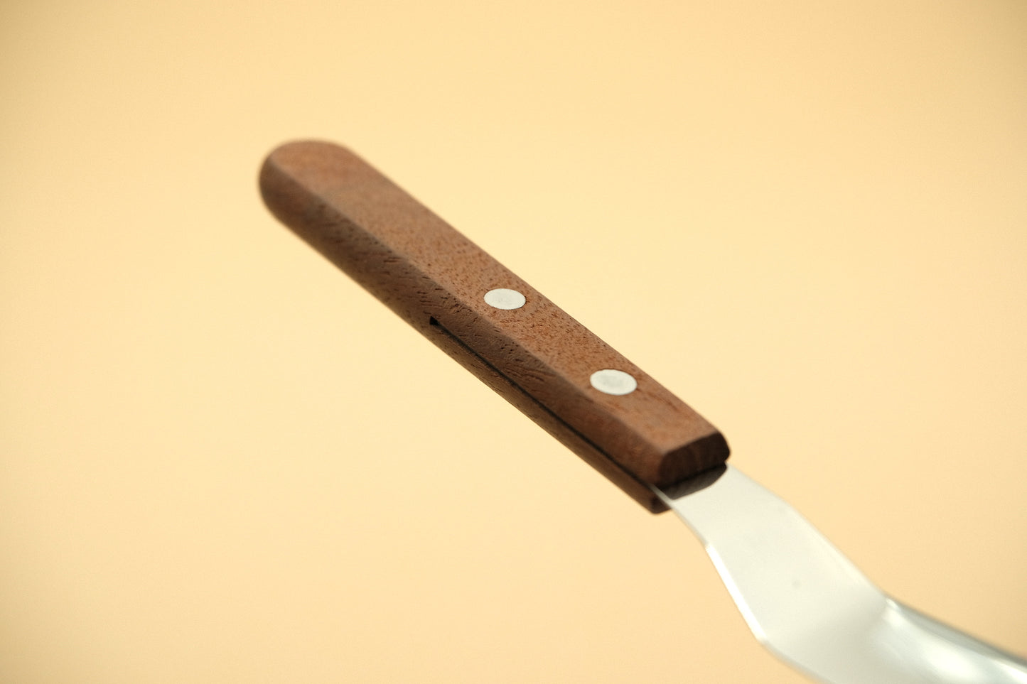 Offset spatula for plating