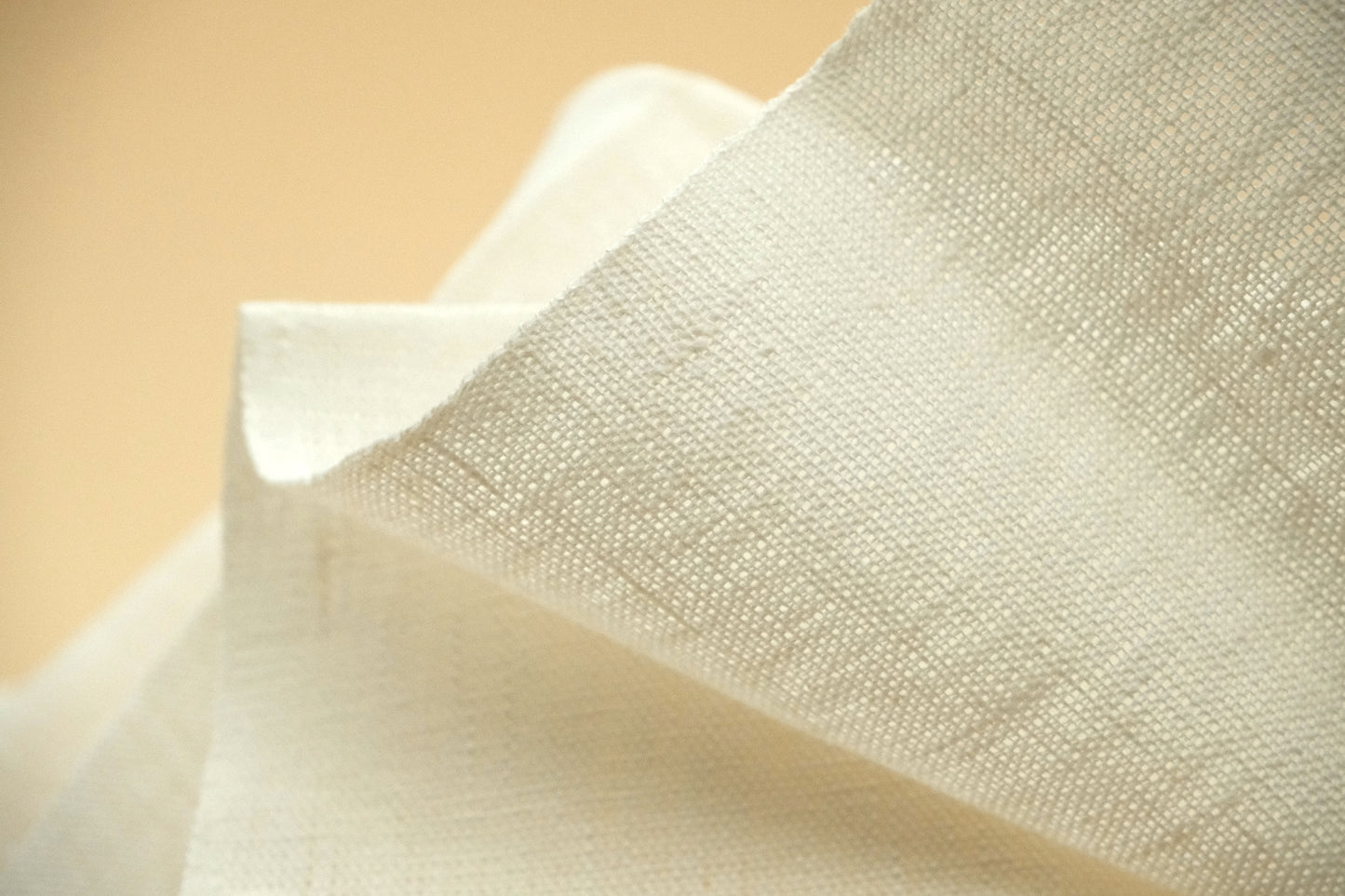 Azmaya dishcloth made of white flax linen with a blue stripe woven by Hayashiyo in Shiga