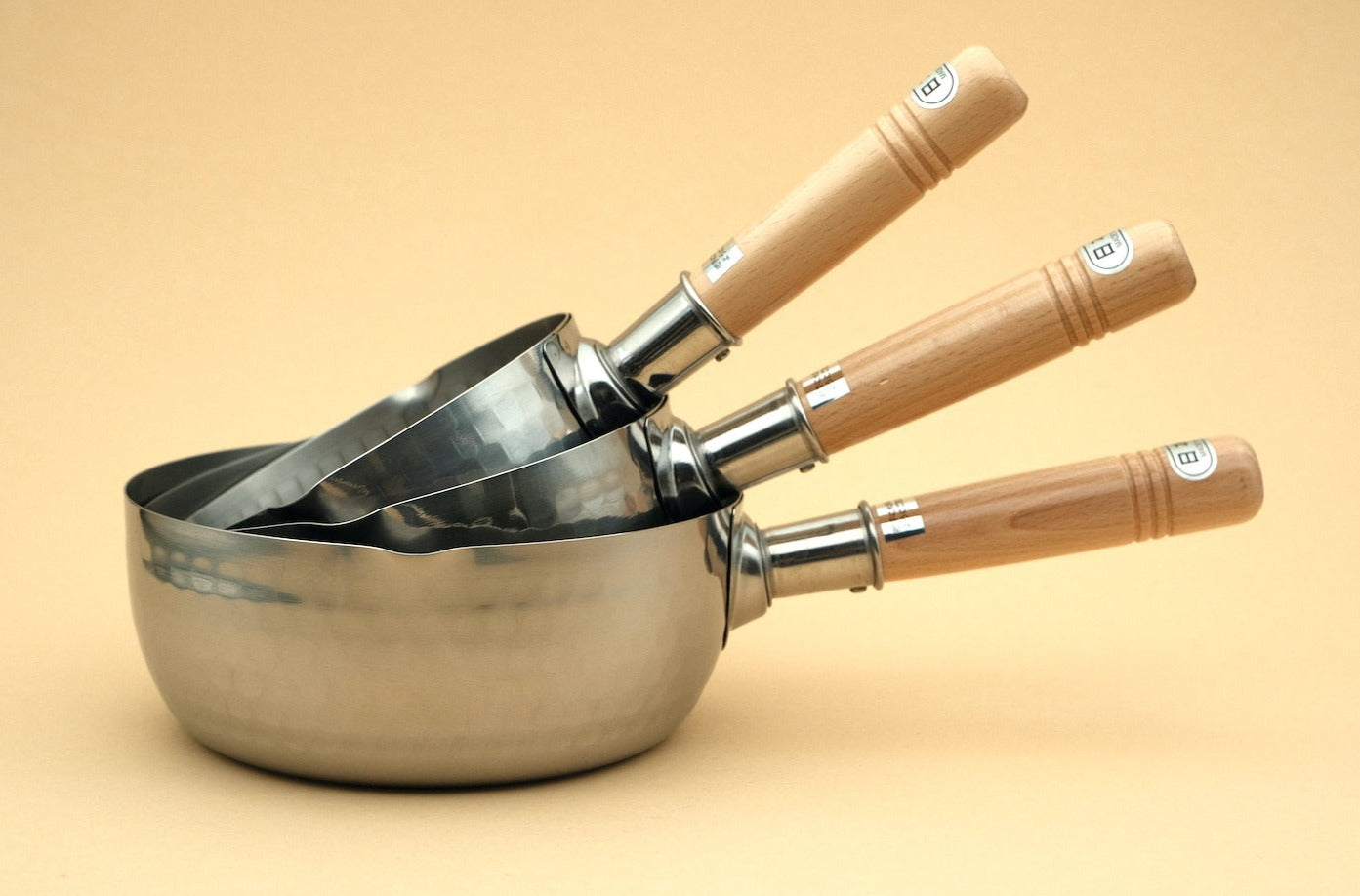 Yukihira sauce pan made of stainless steel with a wooden handle 14